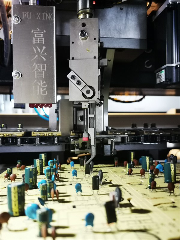 立式插件机的操作指南：提高生产效率的实用技巧