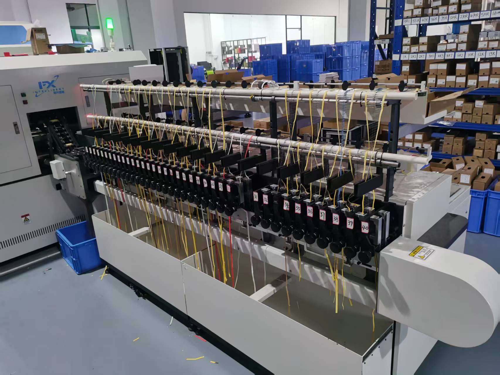 立式插件机供料器和卧式插件机供料器的区别(图2)